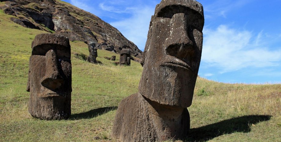 остров пасхи статуи